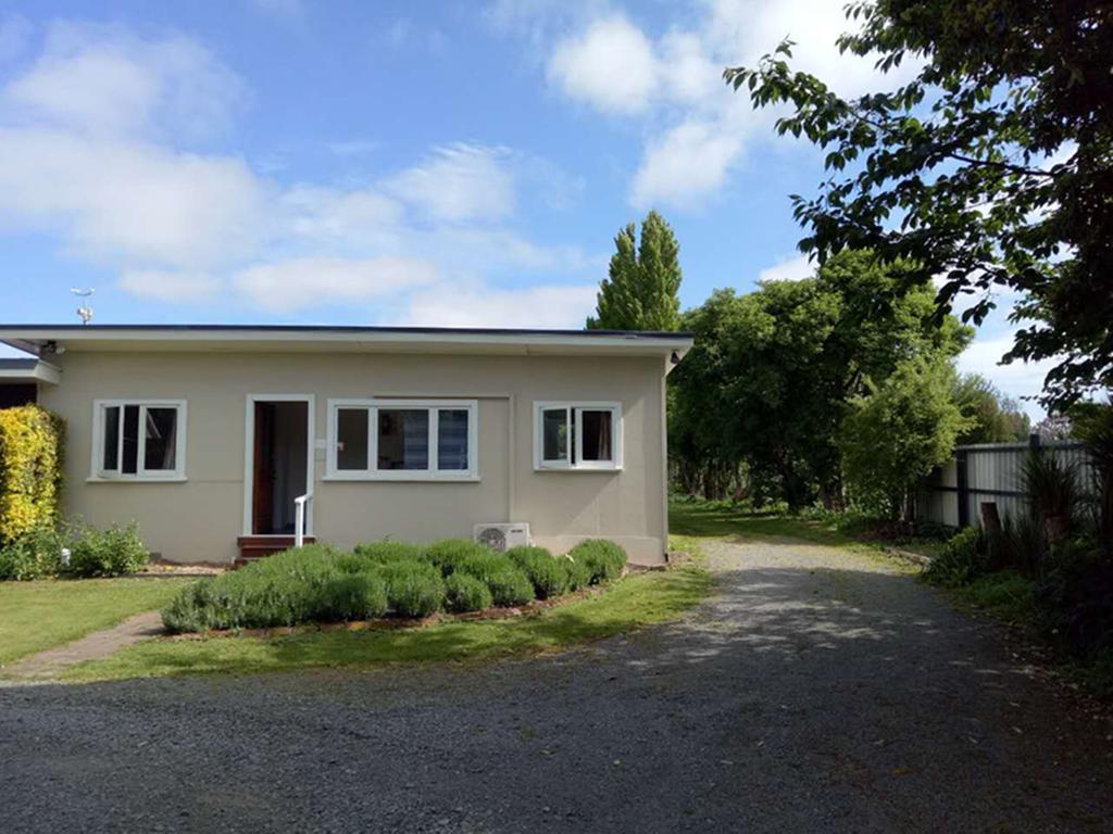 Water Lily Garden Bed & Breakfast Christchurch Exterior photo